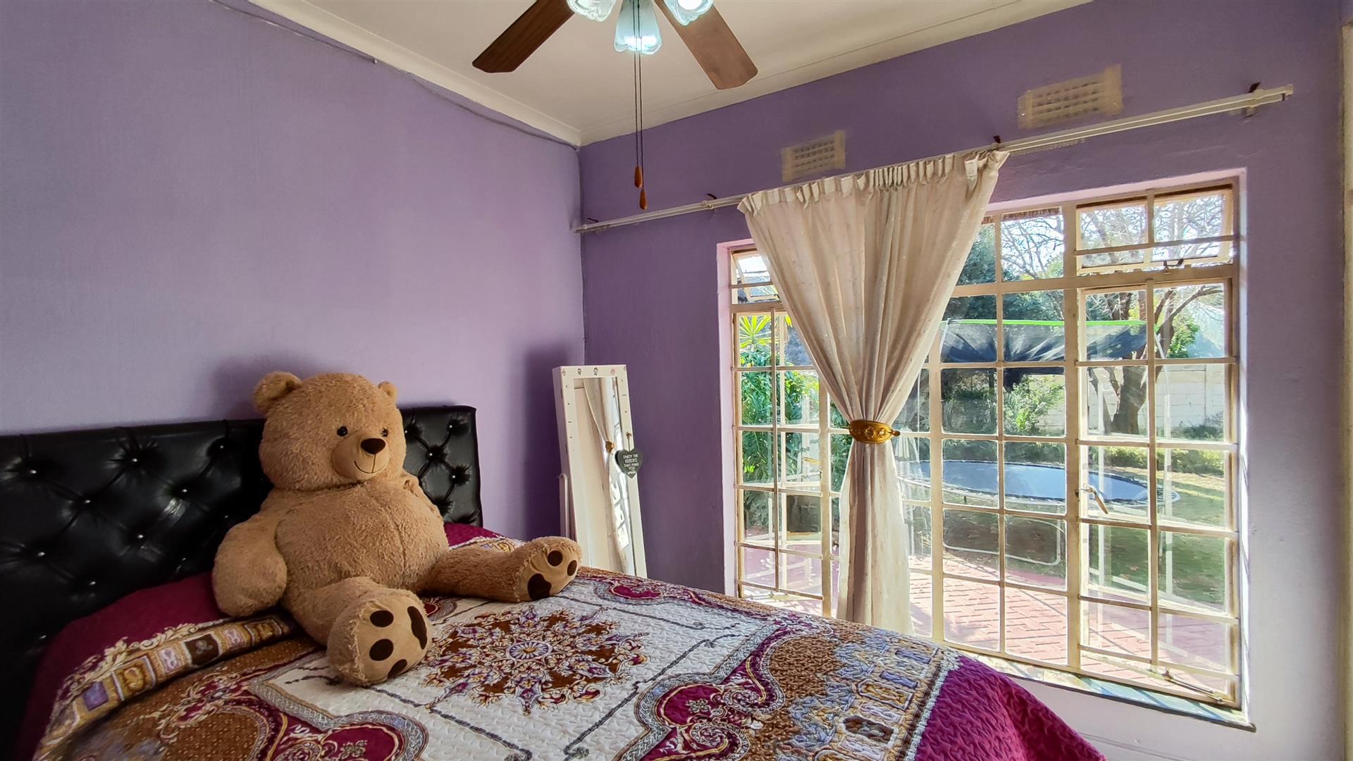 Bed Room 1 - 13 square meters of property in Randhart