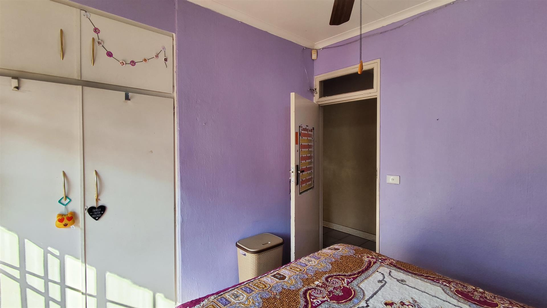 Bed Room 1 - 13 square meters of property in Randhart