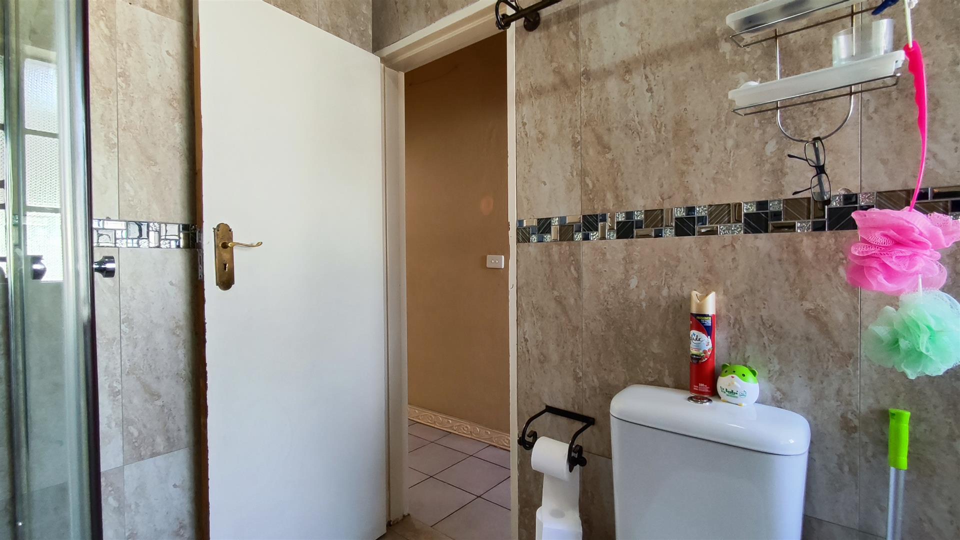 Bathroom 1 - 8 square meters of property in Randhart