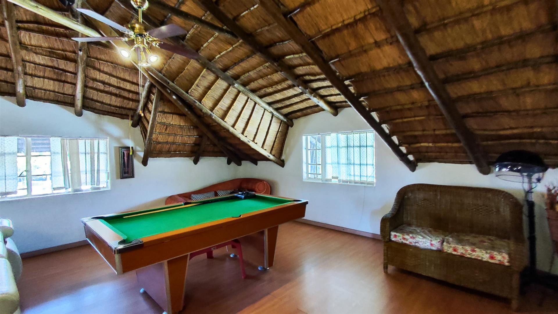 Entertainment - 60 square meters of property in Randhart