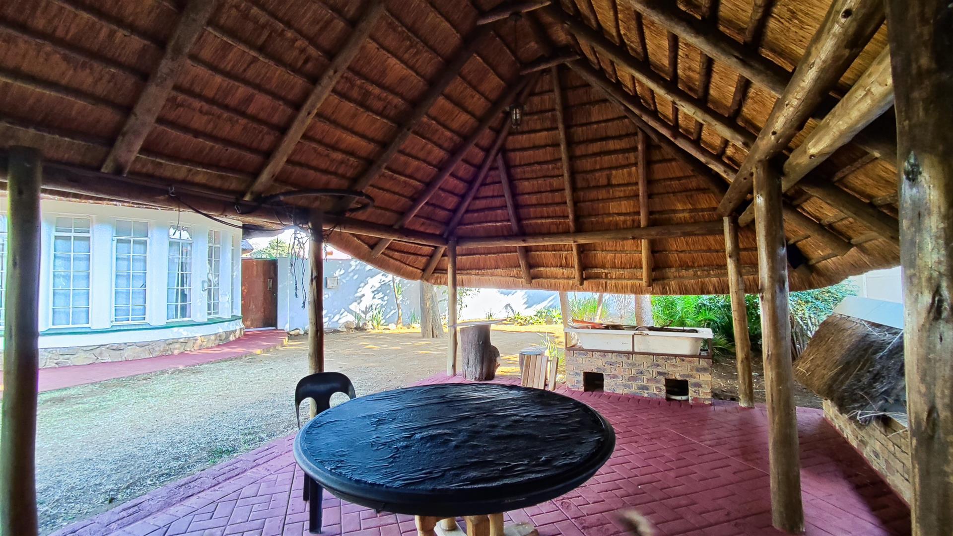 Entertainment - 60 square meters of property in Randhart