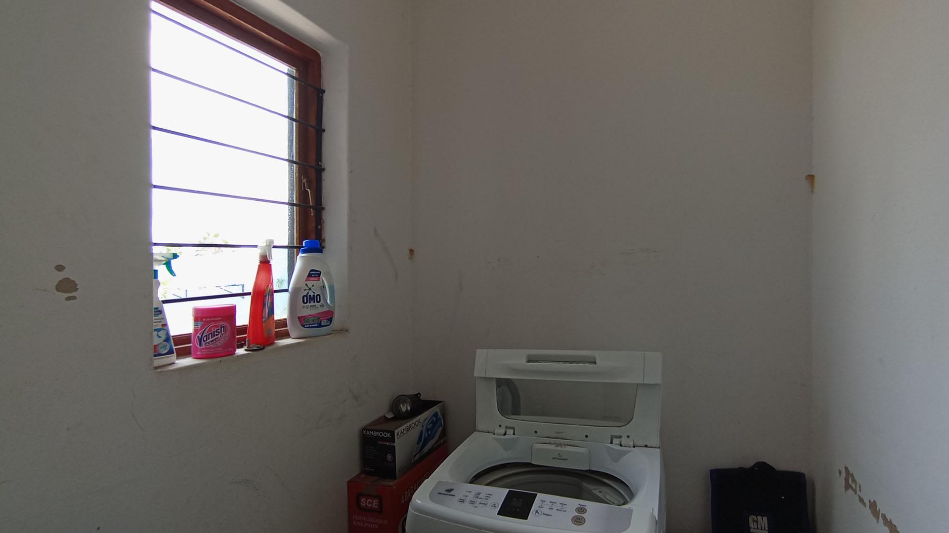 Scullery - 2 square meters of property in The Reeds