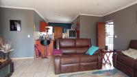 Lounges - 23 square meters of property in The Reeds