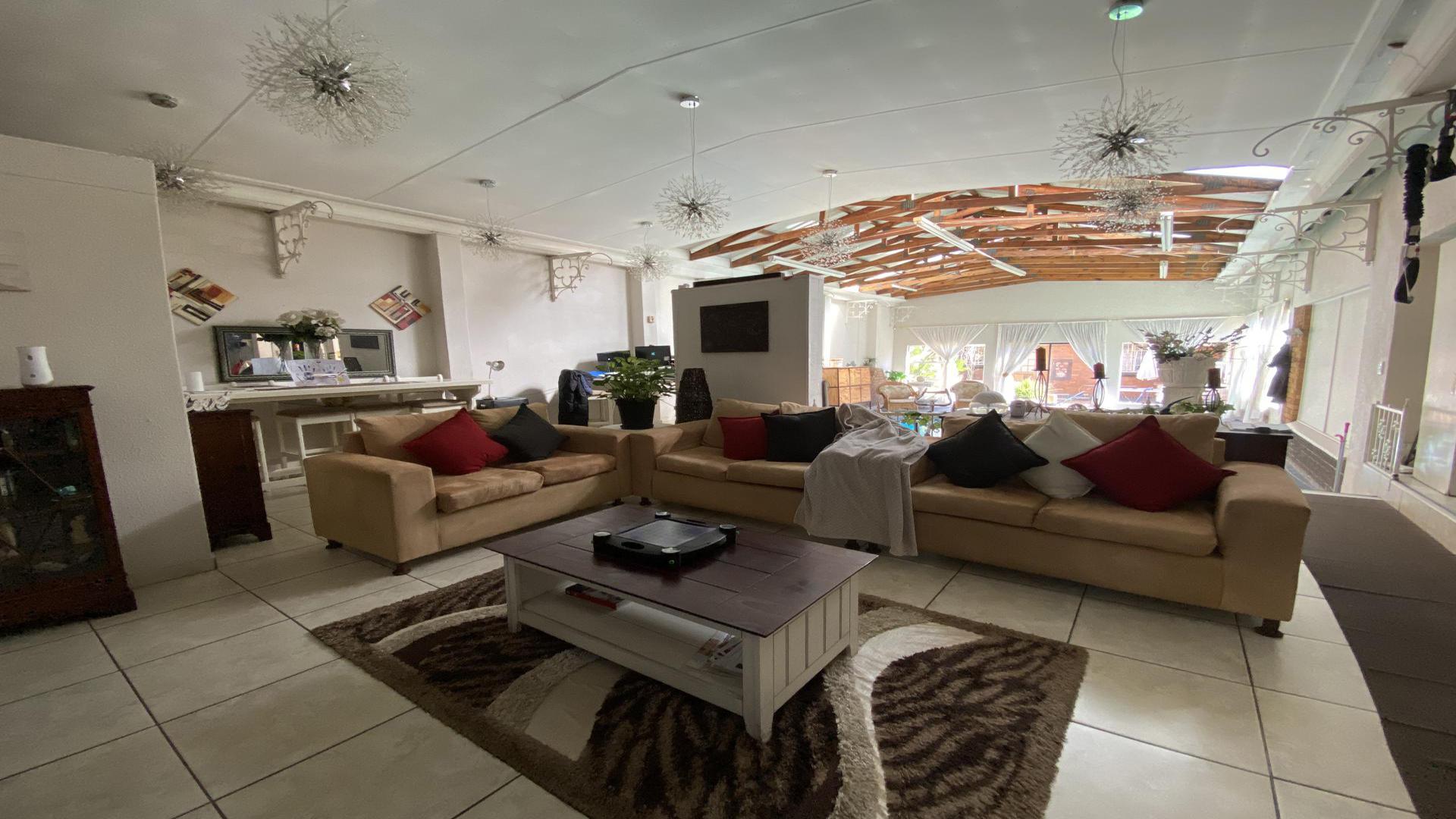 Lounges of property in Selection park