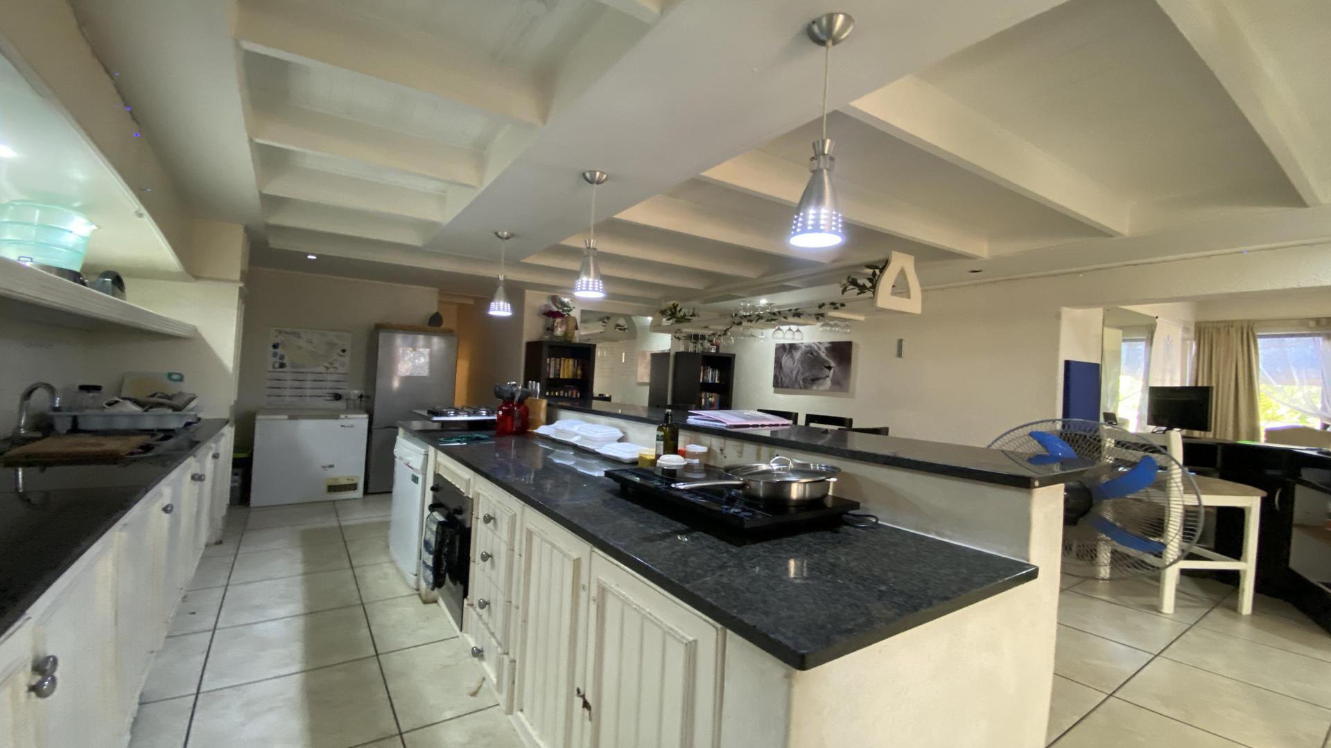 Kitchen of property in Selection park