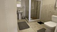 Bathroom 2 of property in Selection park