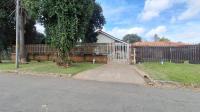 Front View of property in Selection park