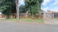 Front View of property in Selection park