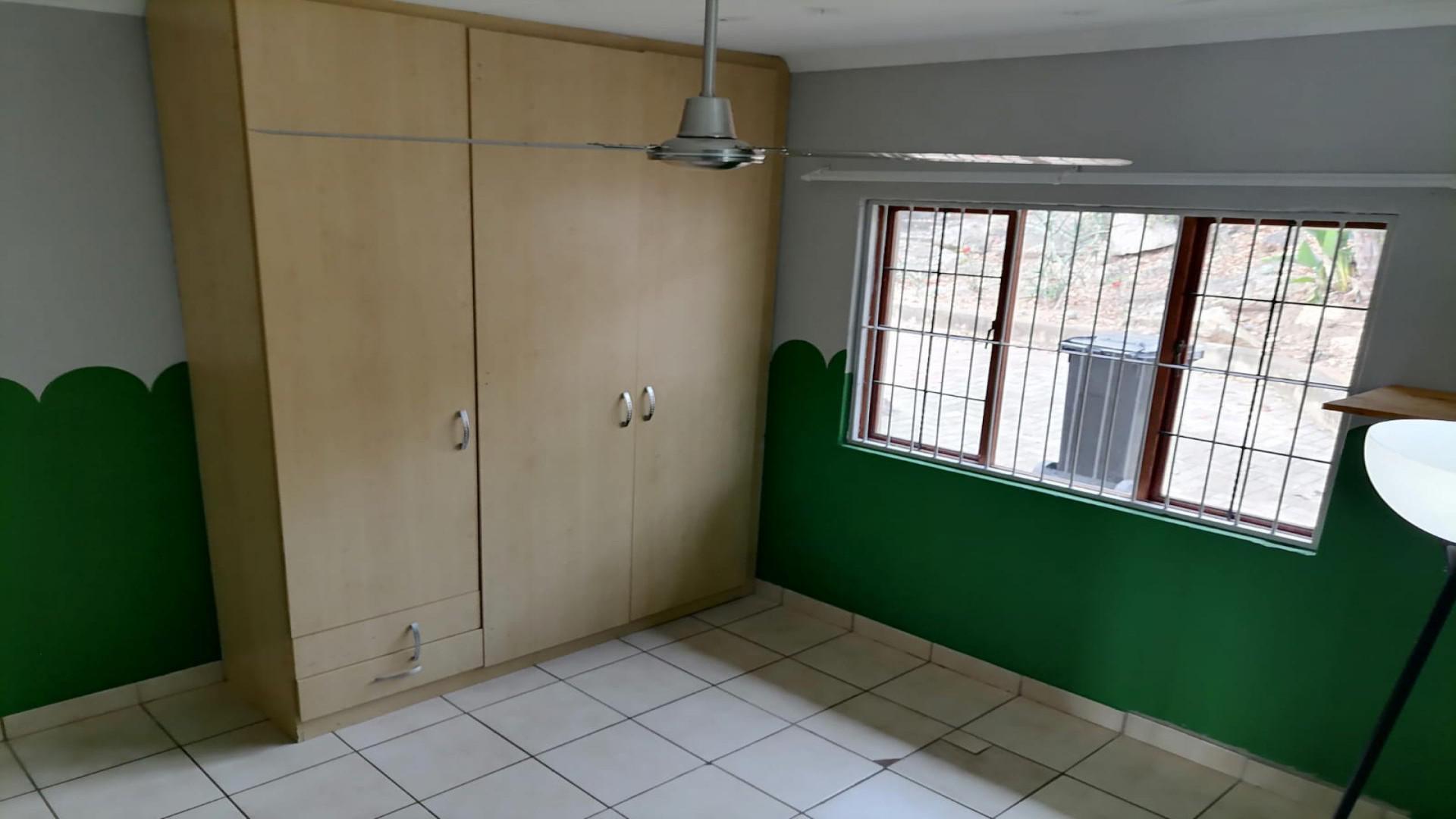 Bed Room 1 of property in Stonehenge