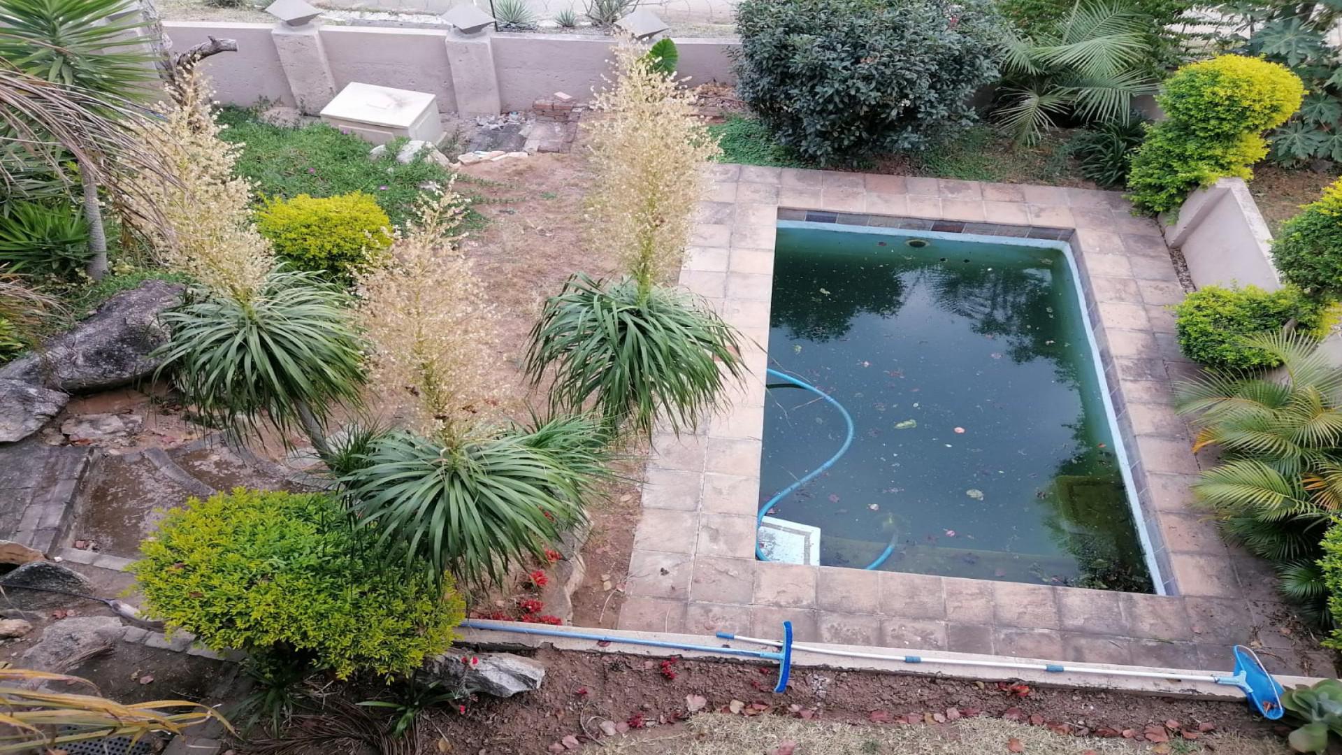 Backyard of property in Stonehenge