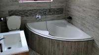 Bathroom 2 of property in Stonehenge