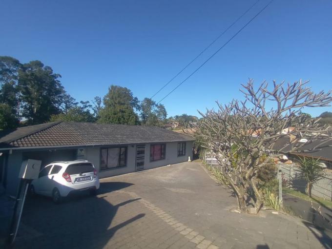 3 Bedroom House for Sale For Sale in Queensburgh - MR685384