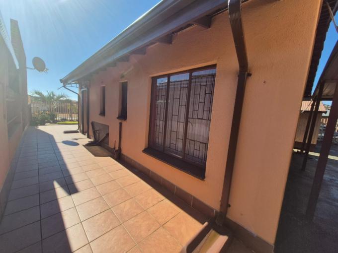 3 Bedroom House for Sale For Sale in Geluksdal - MR685421