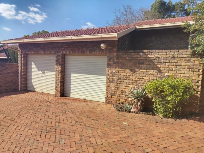 3 Bedroom Simplex for Sale For Sale in Silverton - MR685424