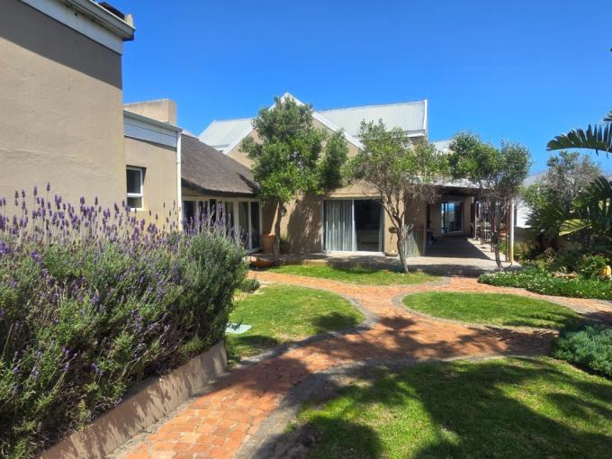 6 Bedroom House for Sale For Sale in Grotto Bay - MR685425
