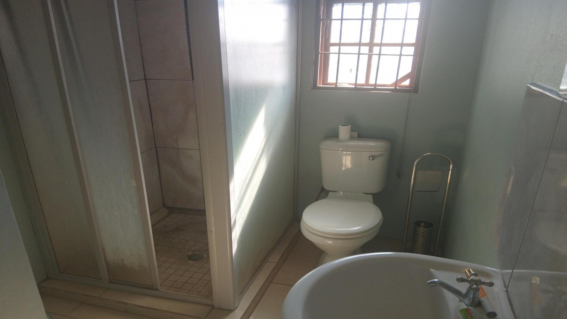 Bathroom 2 of property in Westpark
