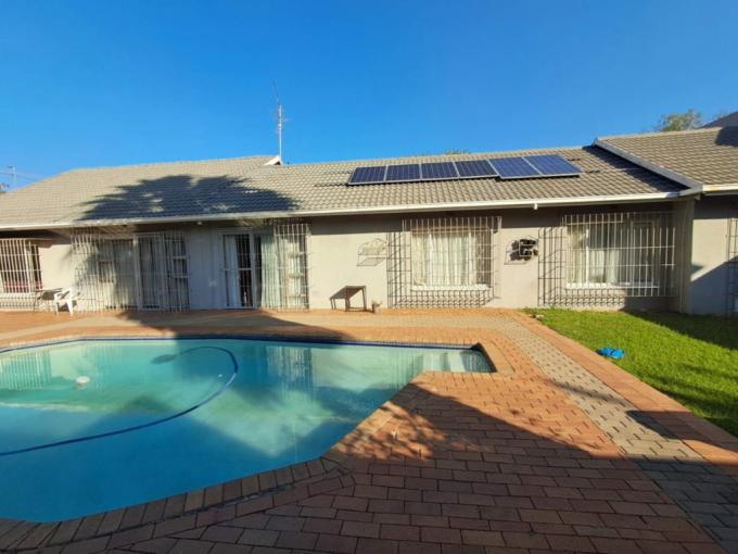 6 Bedroom House for Sale For Sale in Mayfield Park - MR685487