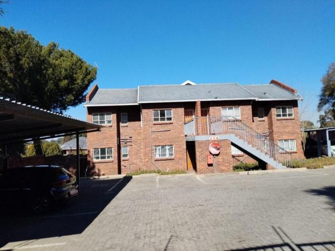 2 Bedroom Duplex for Sale For Sale in Forest Hill - JHB - MR685496