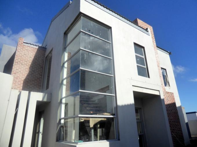 4 Bedroom House for Sale For Sale in The Sandown - MR685502