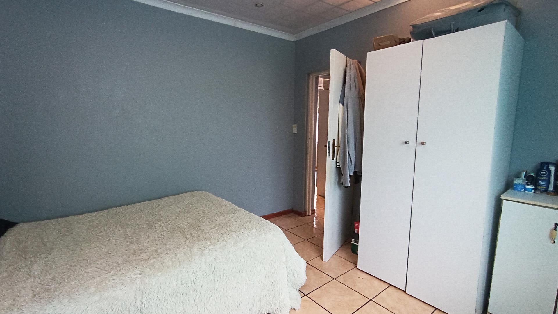 Bed Room 4 - 14 square meters of property in Thornton