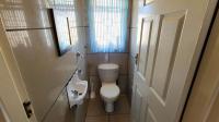 Bathroom 2 of property in Thornton