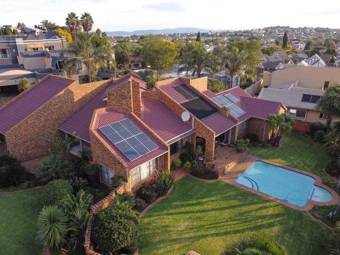 4 Bedroom House for Sale For Sale in Meyersdal - MR685532