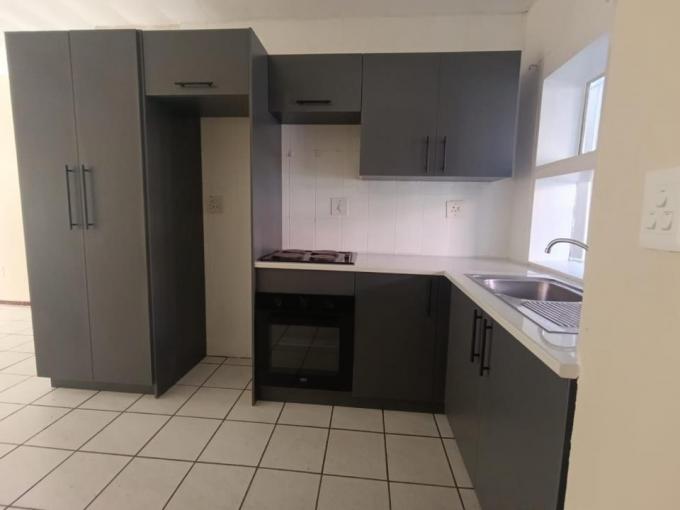 2 Bedroom Sectional Title for Sale For Sale in New Redruth - MR685536