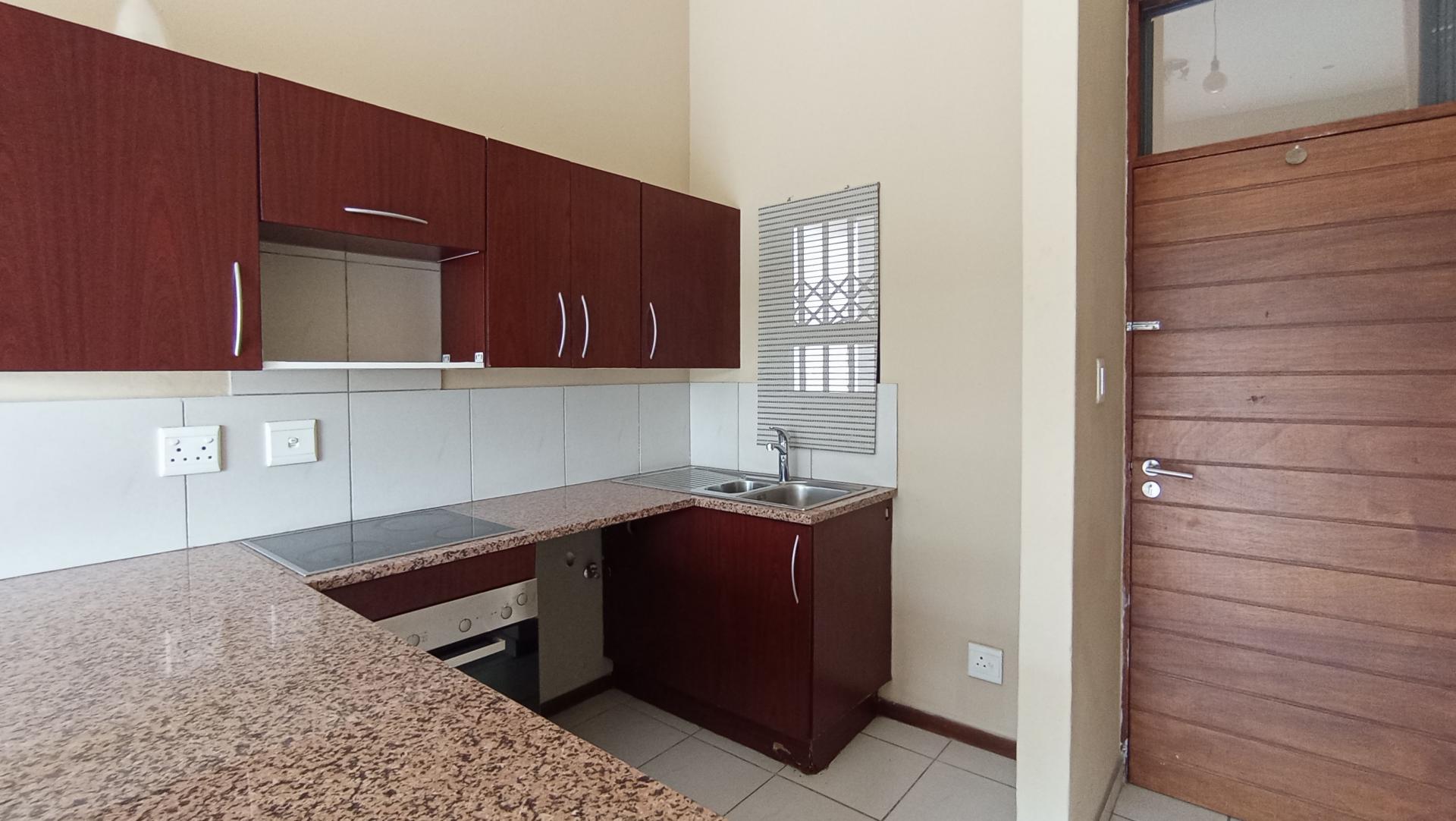 Kitchen - 6 square meters of property in Jackal Creek Golf Estate