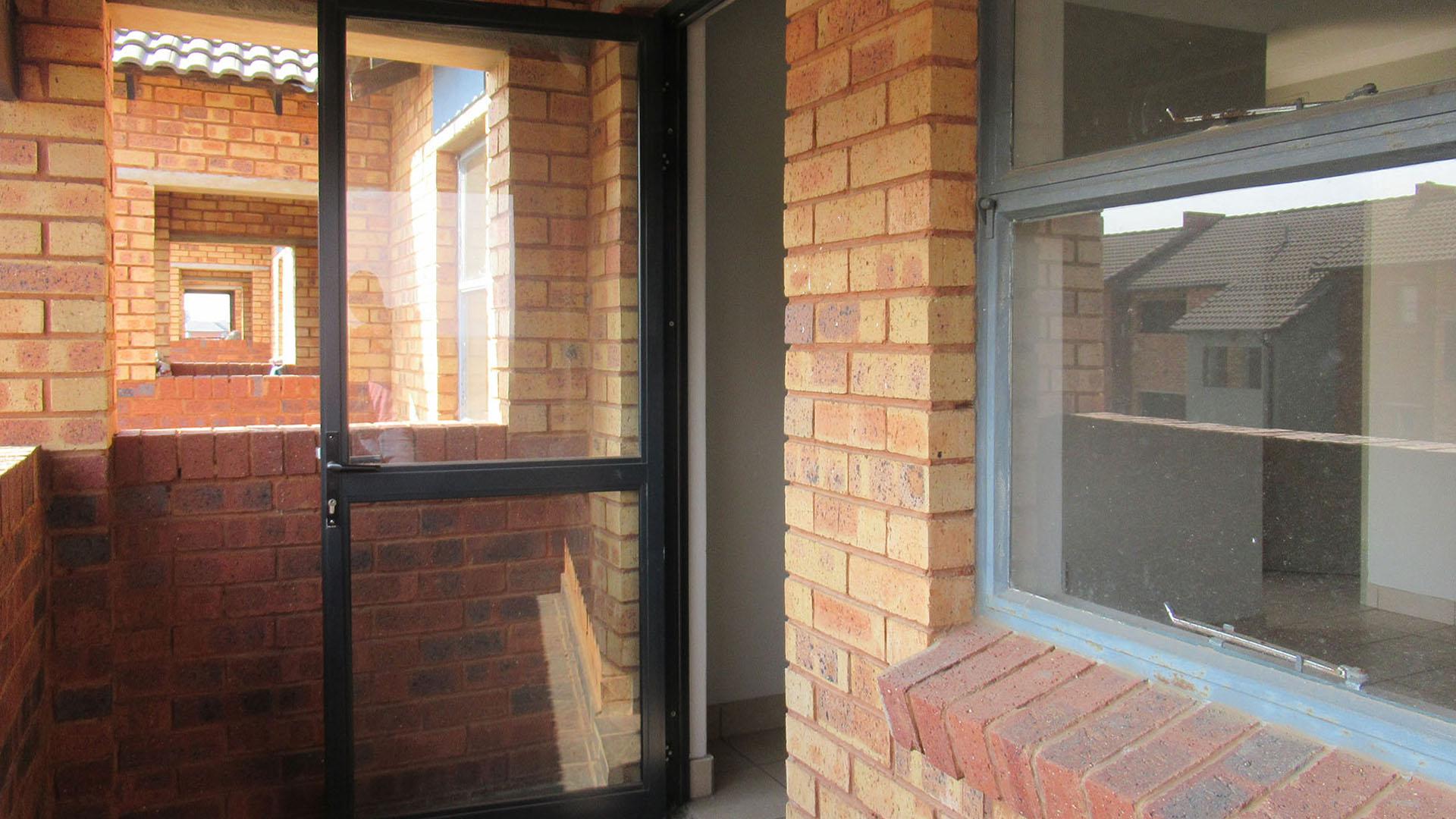 Balcony - 5 square meters of property in Alveda