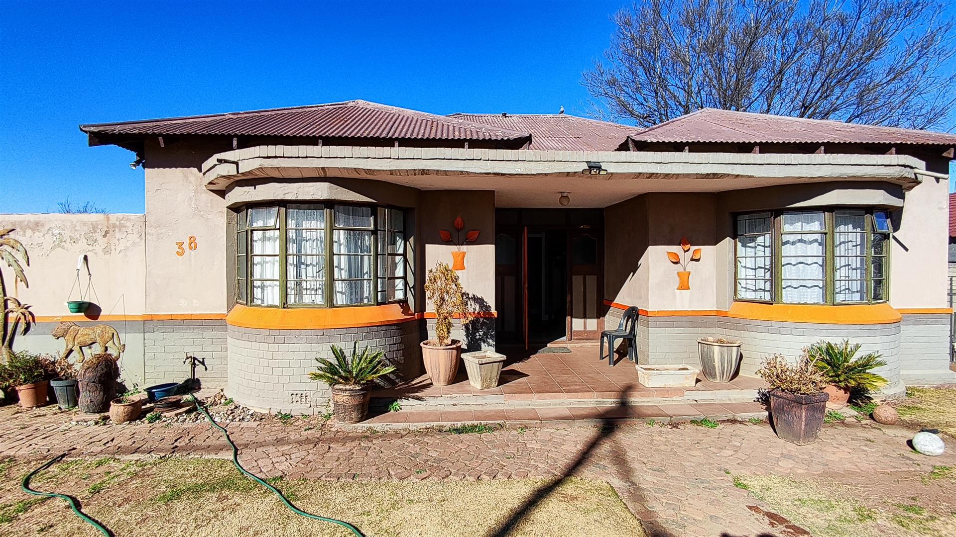 Front View of property in Noycedale