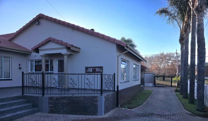 3 Bedroom House for Sale For Sale in South Crest - MR685566