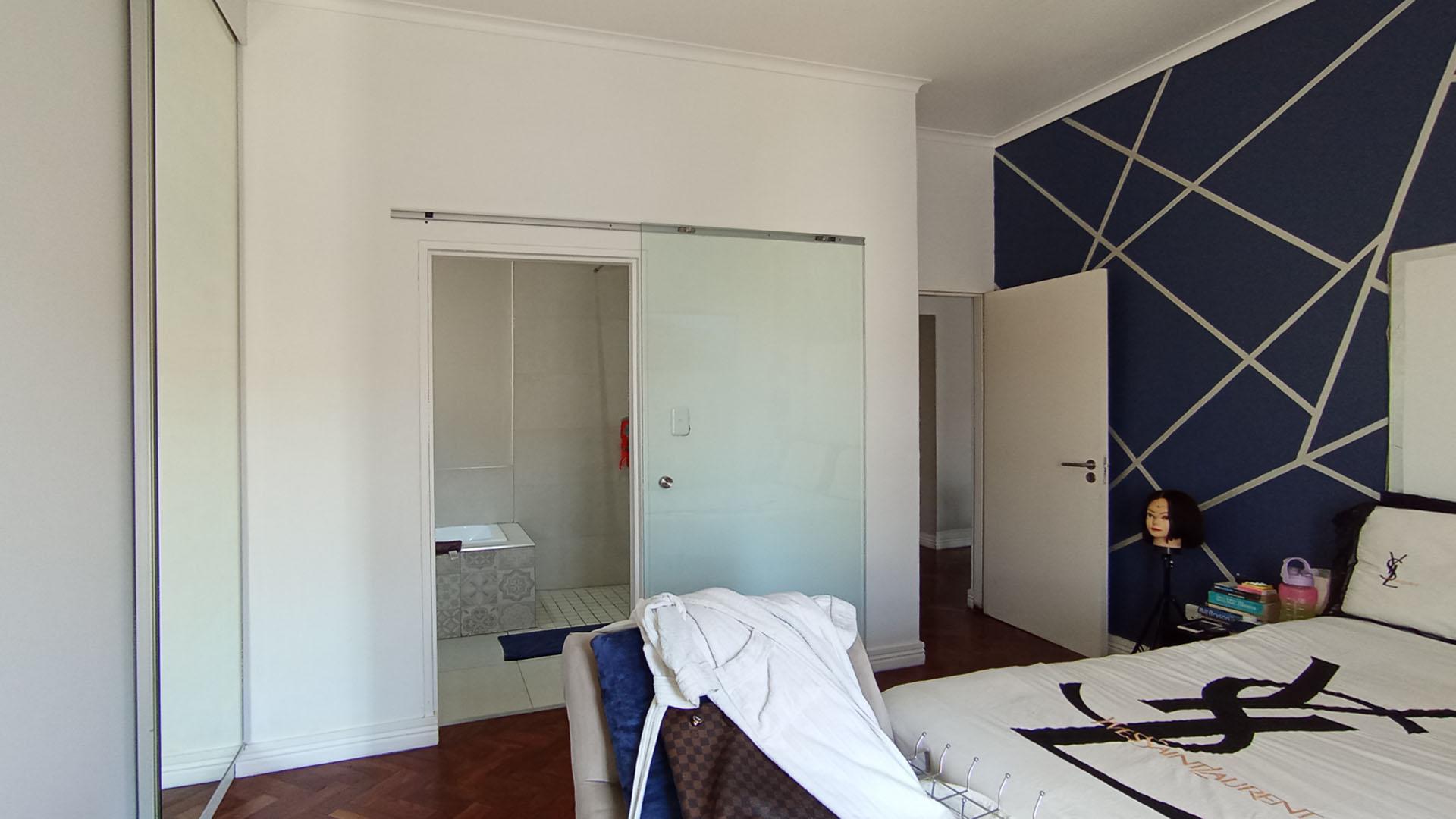 Main Bedroom - 20 square meters of property in Midrand