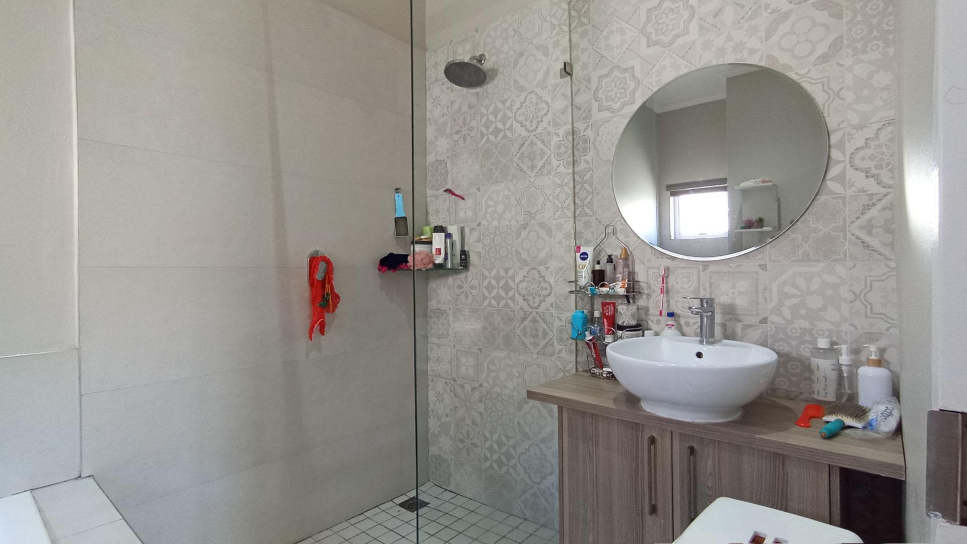 Main Bathroom - 8 square meters of property in Midrand