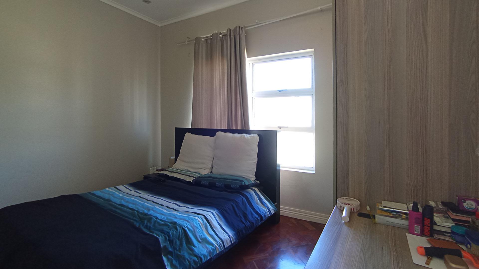 Bed Room 1 - 16 square meters of property in Midrand