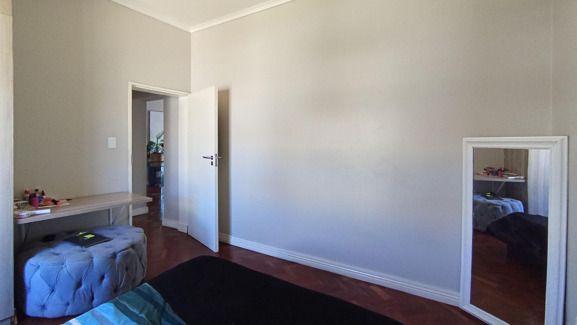 Bed Room 1 - 16 square meters of property in Midrand