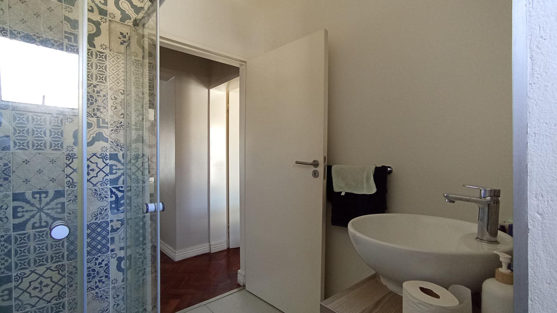 Bathroom 1 - 6 square meters of property in Midrand