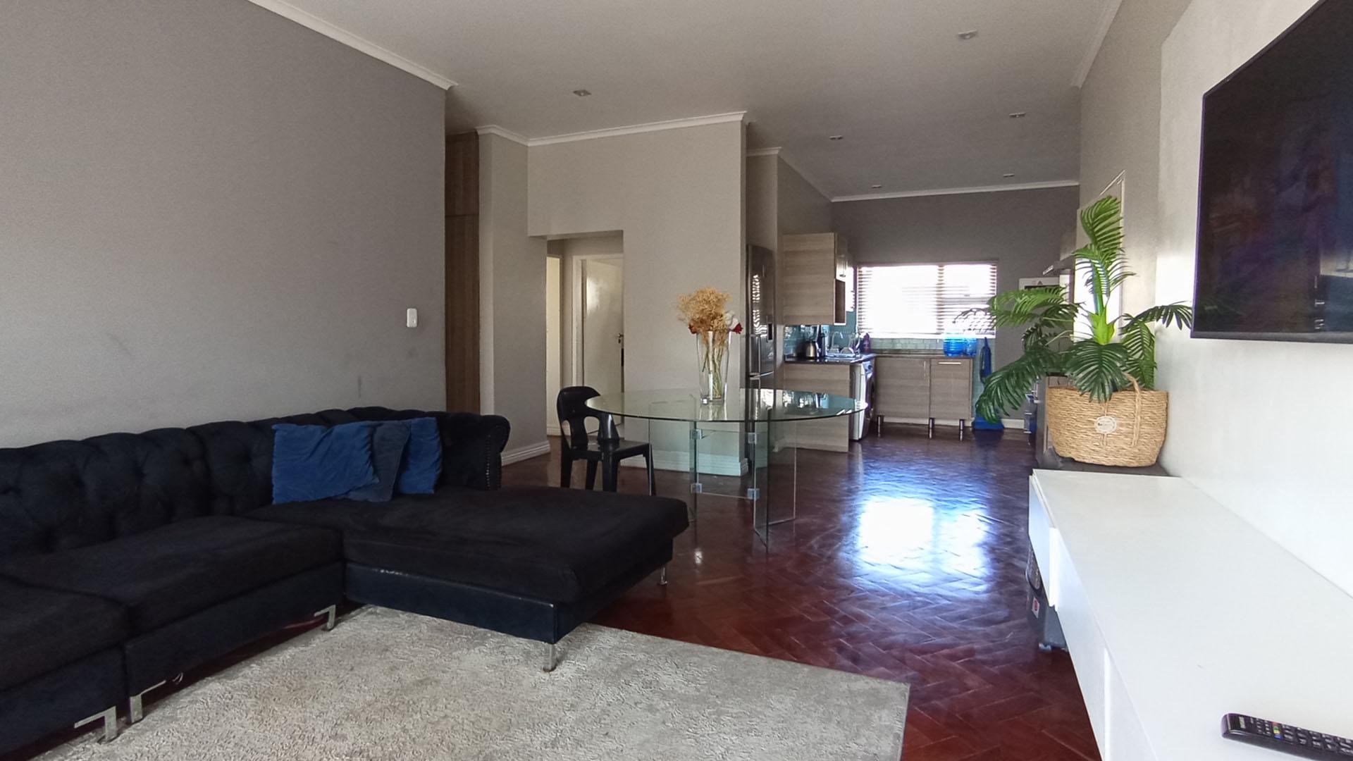 Lounges - 27 square meters of property in Midrand
