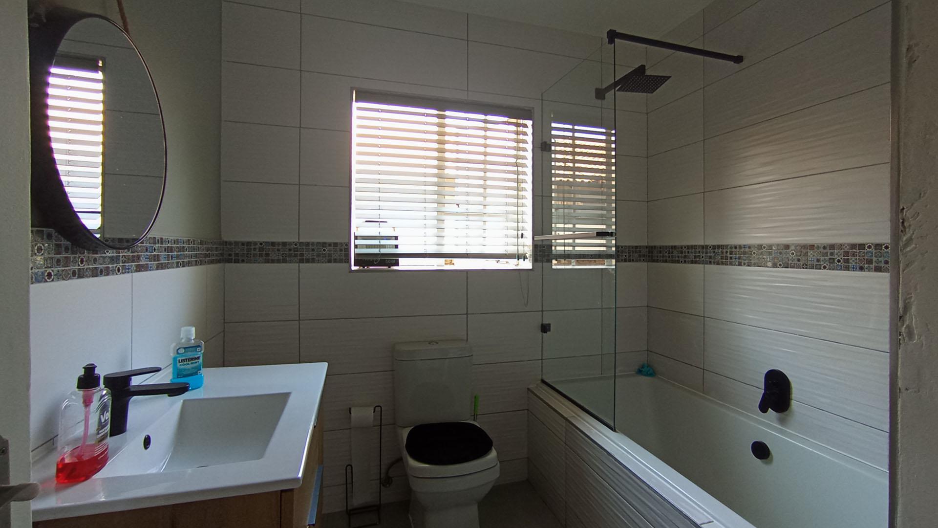 Bathroom 1 - 7 square meters of property in Noordwyk