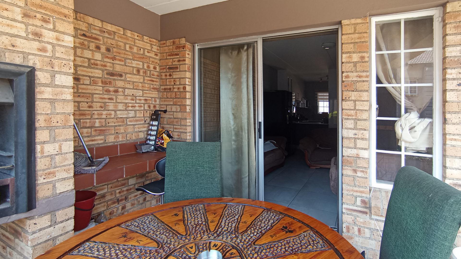 Patio - 12 square meters of property in Noordwyk