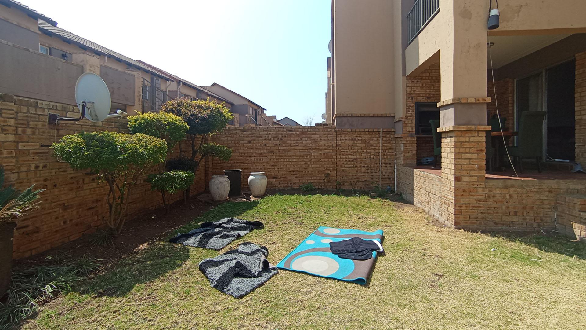 Backyard of property in Noordwyk