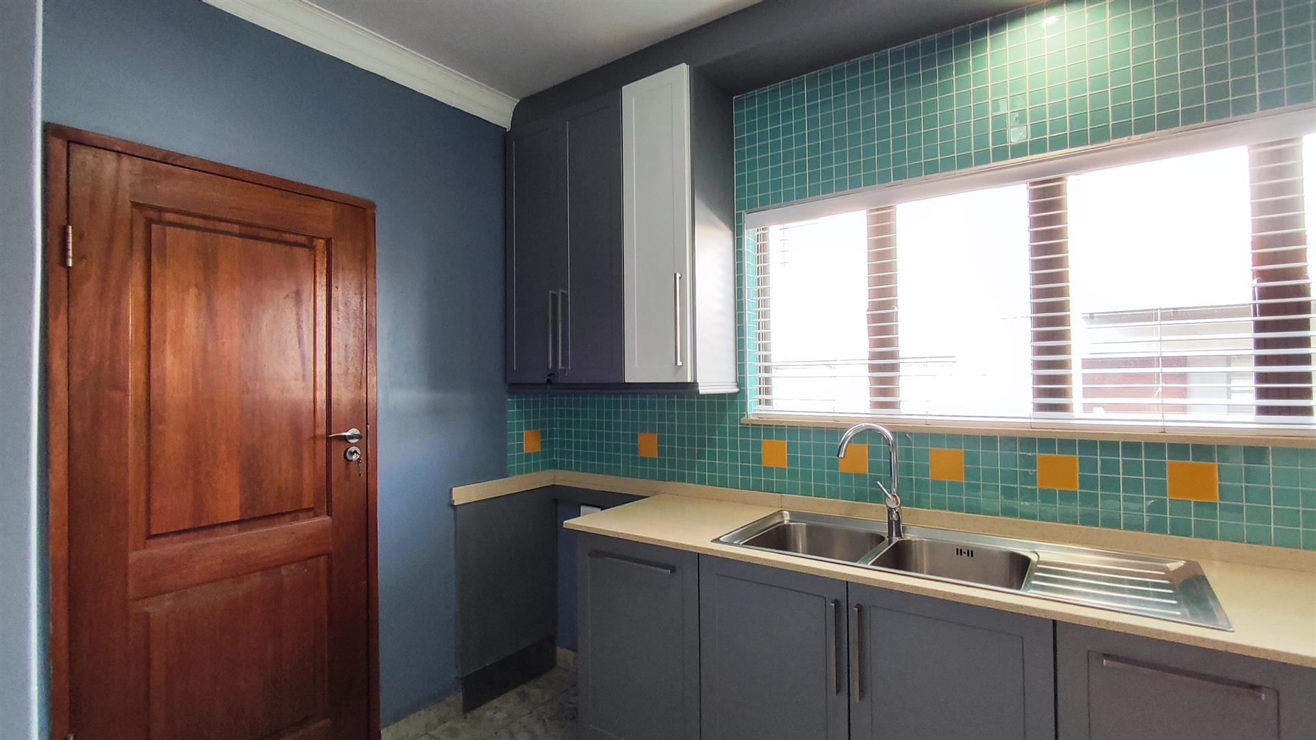 Scullery - 10 square meters of property in Helderwyk Estate