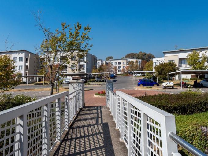 2 Bedroom Apartment for Sale For Sale in Paulshof - MR685599