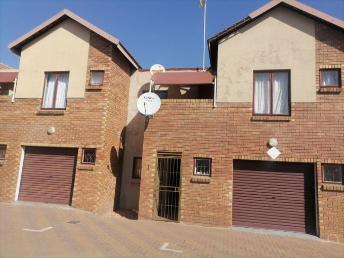 3 Bedroom Duplex for Sale For Sale in Annadale - MR685600