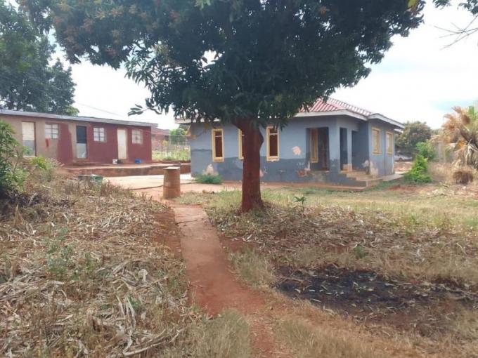 4 Bedroom House for Sale For Sale in Thohoyandou - MR685602