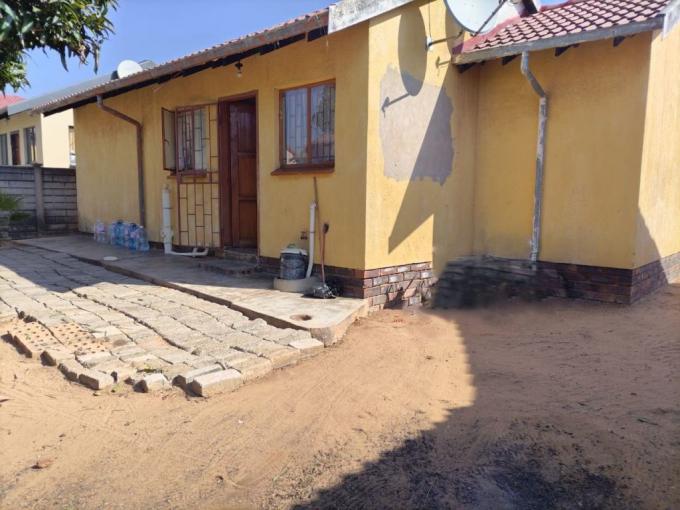 2 Bedroom House for Sale For Sale in Tlhabane West - MR685625