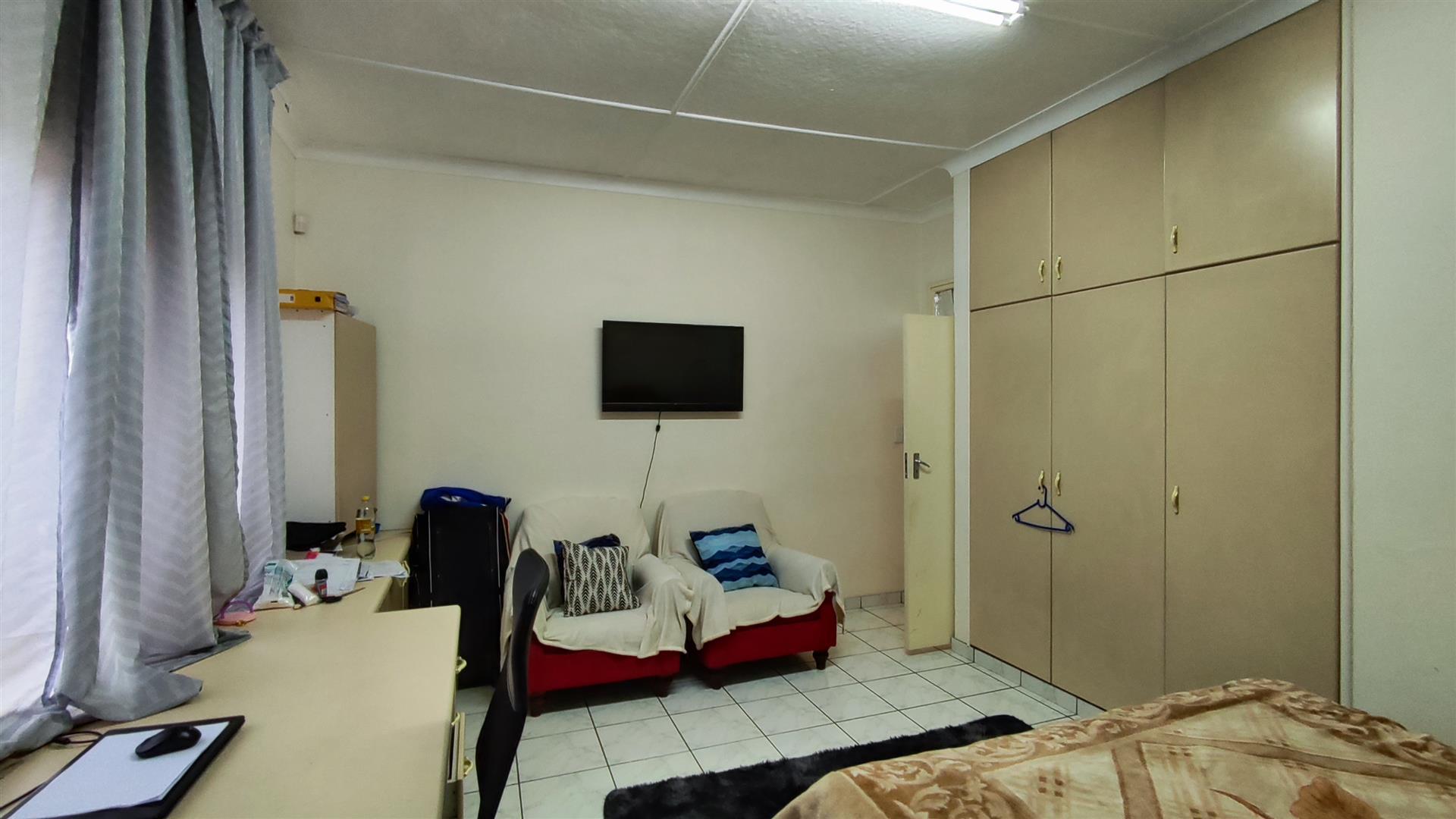 Bed Room 3 - 25 square meters of property in Parkdene (JHB)