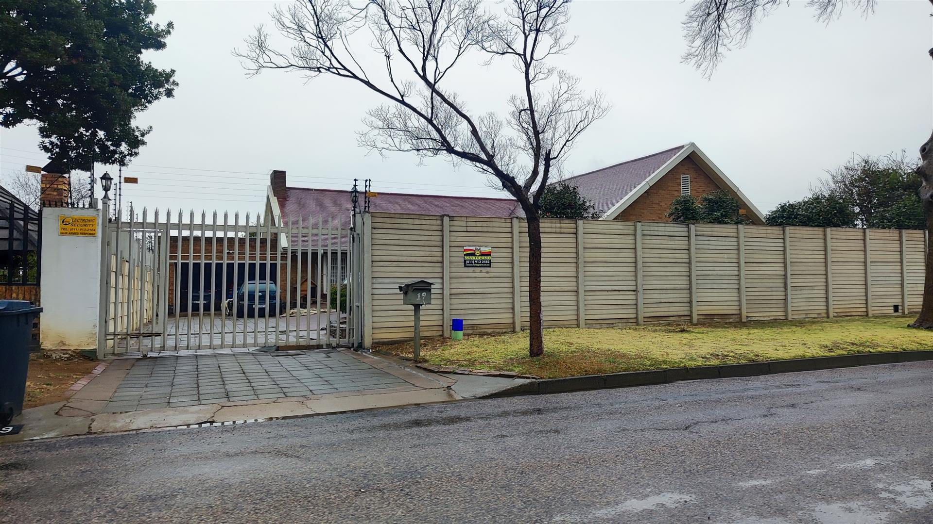 Front View of property in Parkdene (JHB)