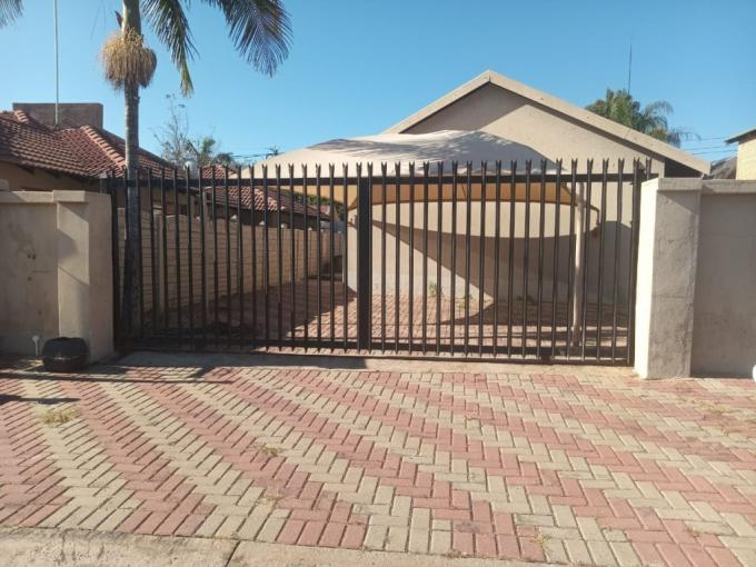 3 Bedroom House to Rent in Bendor - Property to rent - MR685652