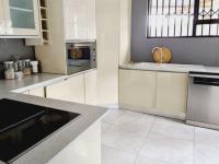  of property in Linmeyer
