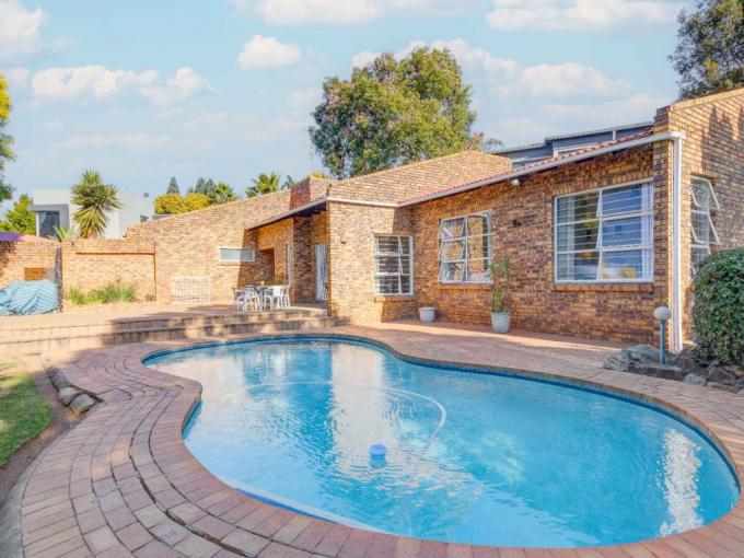 4 Bedroom House for Sale For Sale in Hurlingham - MR685662